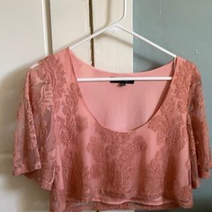 Pretty peachy/salmon cropped top/overlay. Stylish!